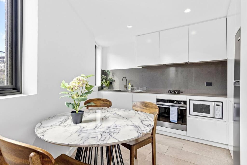 Studio For Long Term Tenants In Strathfield Cbd Sydney Bagian luar foto